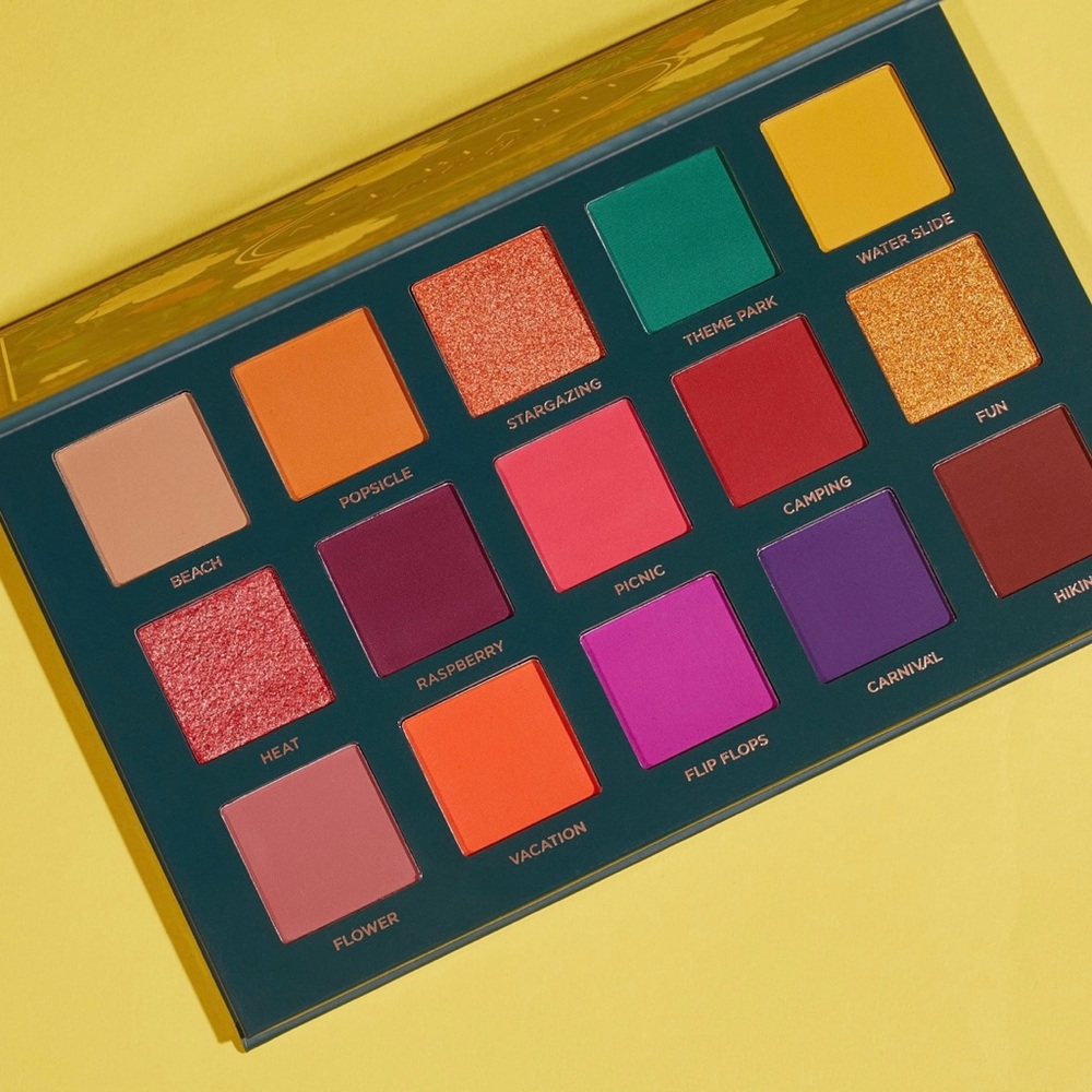 Ace Beautē Nostalgia Eyeshadow Palette